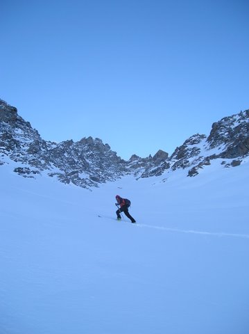 #2 Couloir N Pic du Lac : Cécile en action lors de la montée du couloir. Couloir N Pic du Lac : Cécile en action lors de la montée du couloir.