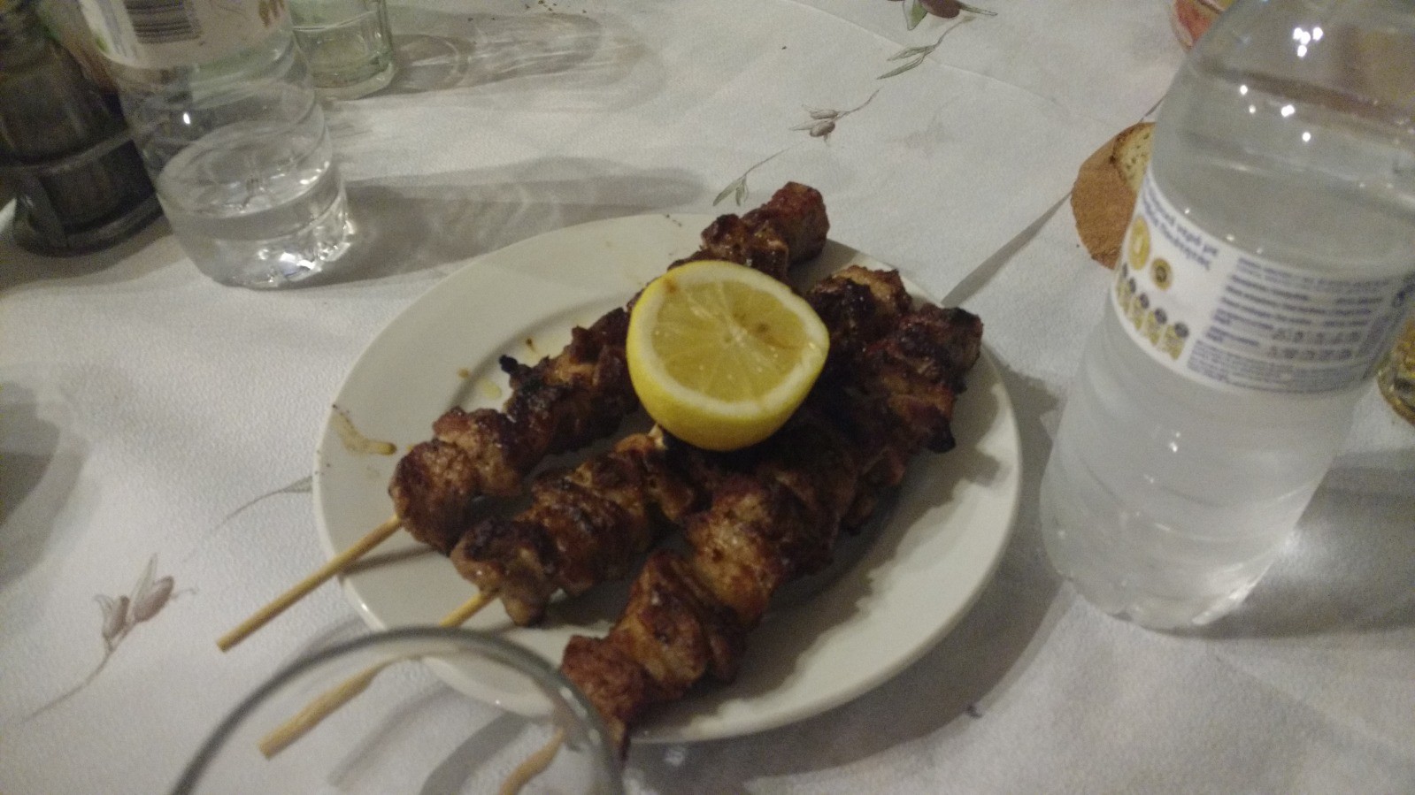 J4 Ossa : Souvlaki, on s'en ai pas mal enfilé durant le séjour, plutôt en pita