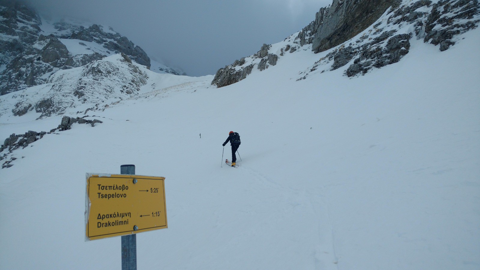 J6 Timfy : remontée au col et au refuge pour basculer dans la vallée