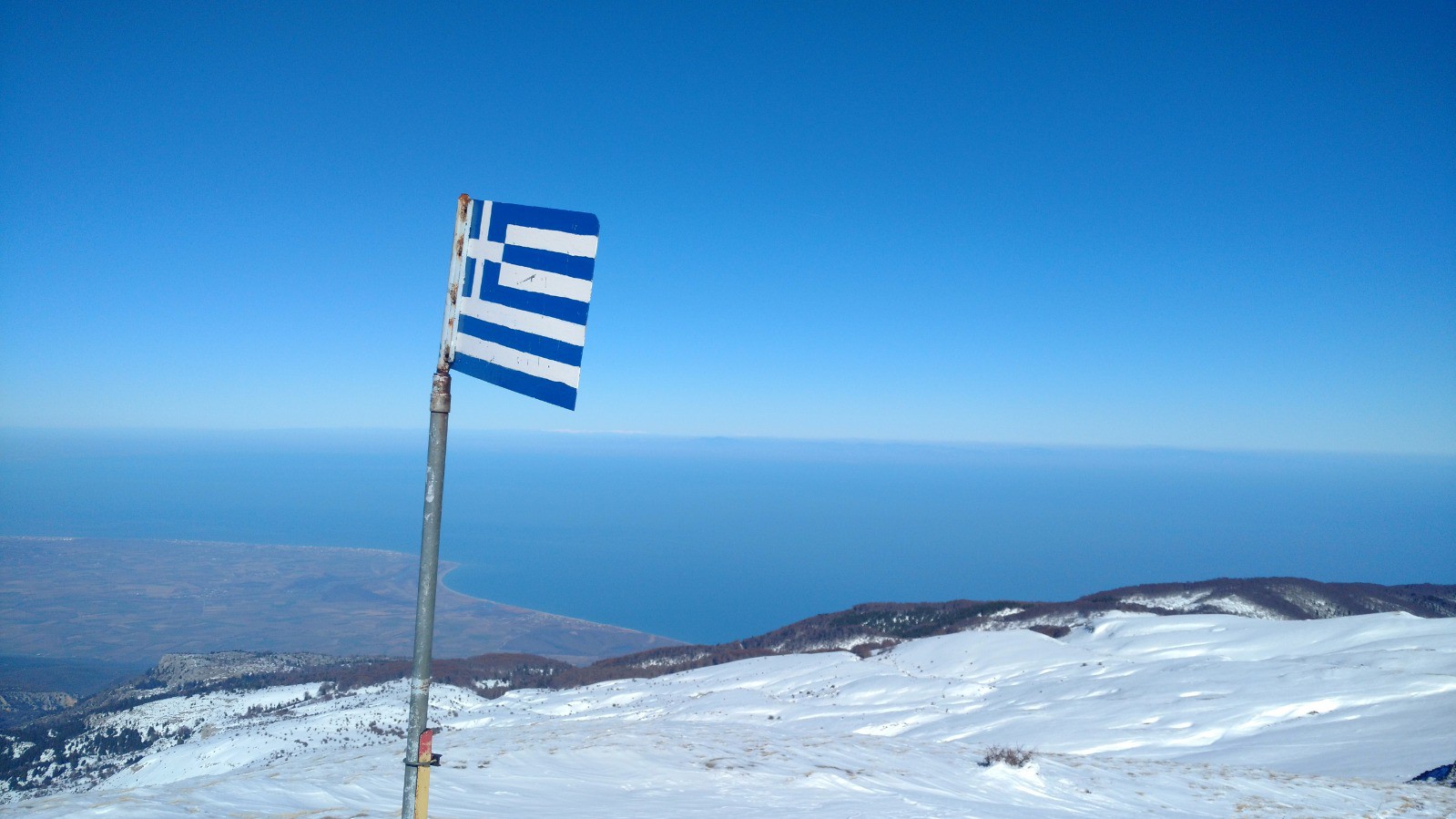 #50 J4 Ossa : encore un drapeau au sommet J4 Ossa : encore un drapeau au sommet