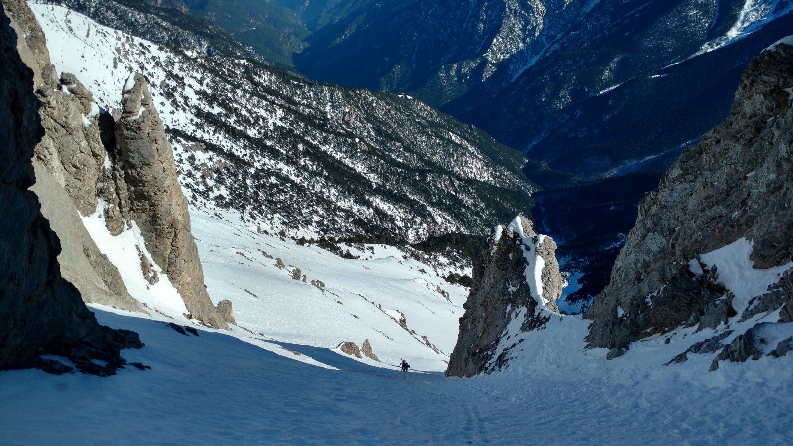 #35 J3 Olympe : montée dans le couloir plus raide J3 Olympe : montée dans le couloir plus raide