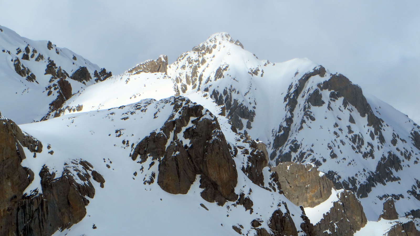#9 Rocher Bouchard et son versant Sud. Rocher Bouchard et son versant Sud.
