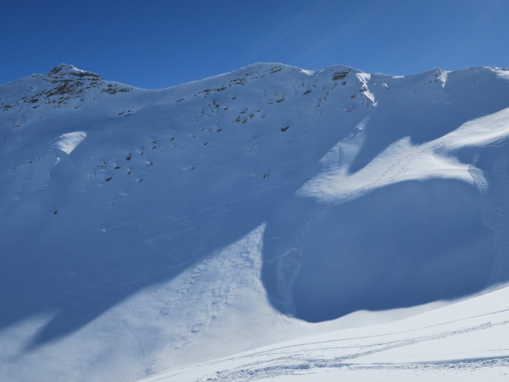 La seconde plaque déclenchée par les skieurs de la Coupa, à la descente