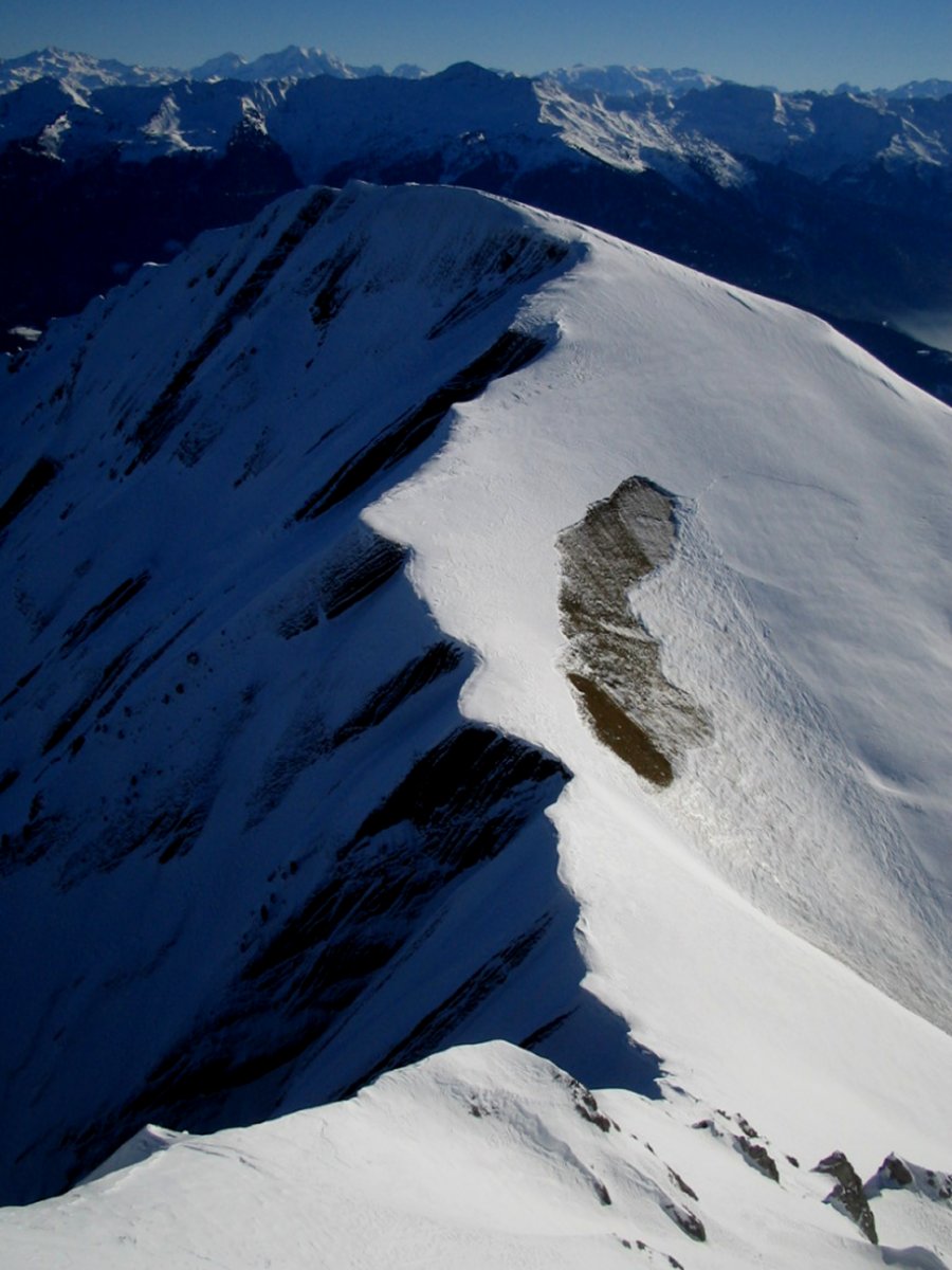 #6 la montagne d la montagne d'Armenaz : Des plaques se sont détachées sur cette montagne en face SW et en face sud