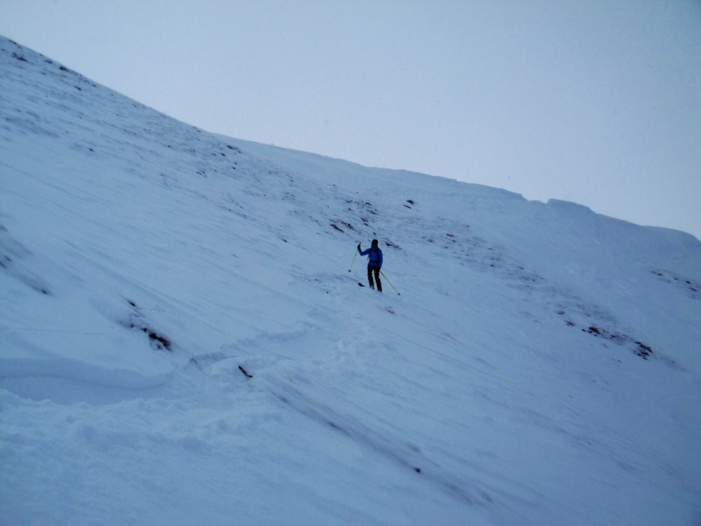 aïe aïe aïe les skis tout neuf dans le haut du versant Nord de Jambe Route 