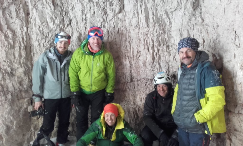 abri creusé dans la roche