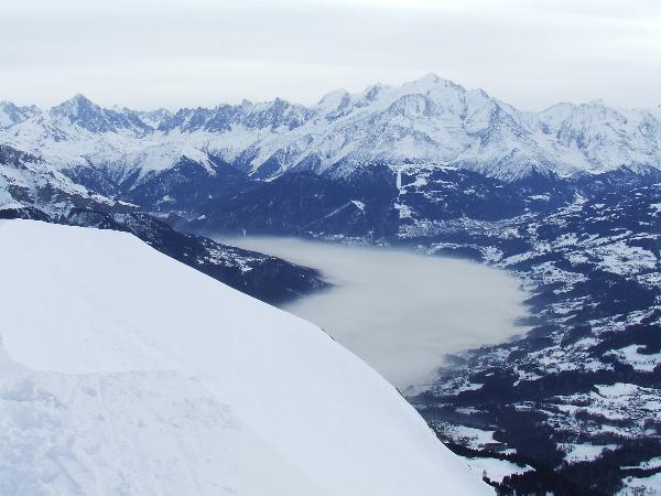 #3 Sommet des 4 tetes : Sallanches sous la brume matinale Sommet des 4 tetes : Sallanches sous la brume matinale