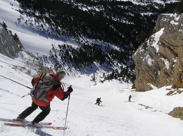 #5 Couloir SW : Jean-Marc engage dans le SW un poil transfo Couloir SW : Jean-Marc engage dans le SW un poil transfo