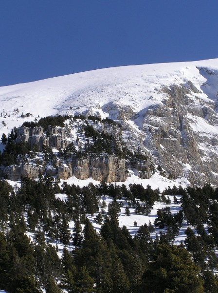 #6 Itinéraire du jour : Droit sous le sommet puis à droite le SW caché derrière les barres Itinéraire du jour : Droit sous le sommet puis à droite le SW caché derrière les barres