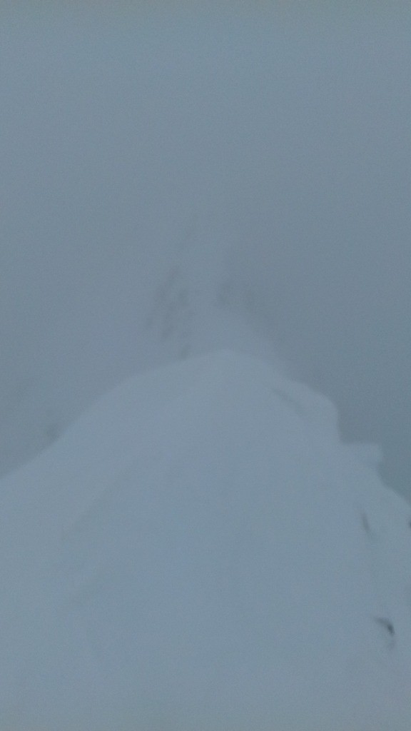 #13 sommet dans le brouillard sommet dans le brouillard