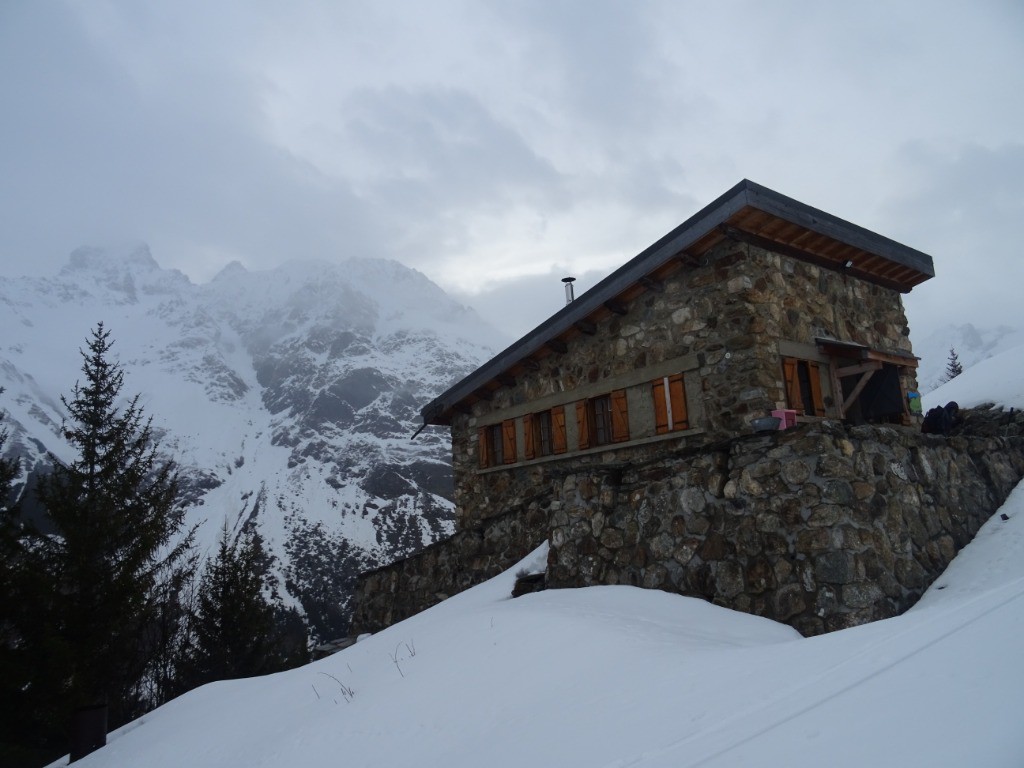 #5 Le refuge, atteint avec un léger retard Le refuge, atteint avec un léger retard