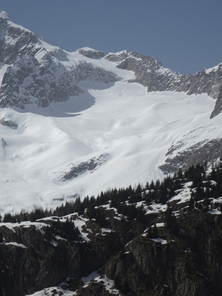 #38 Nos traces visible du village Nos traces visible du village