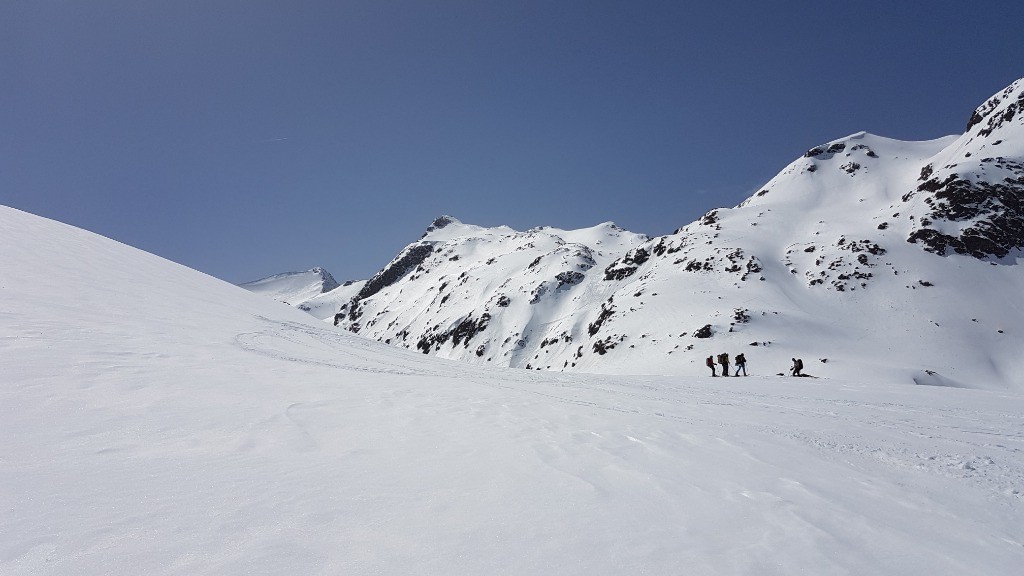 Sous les Rochers du Génépy