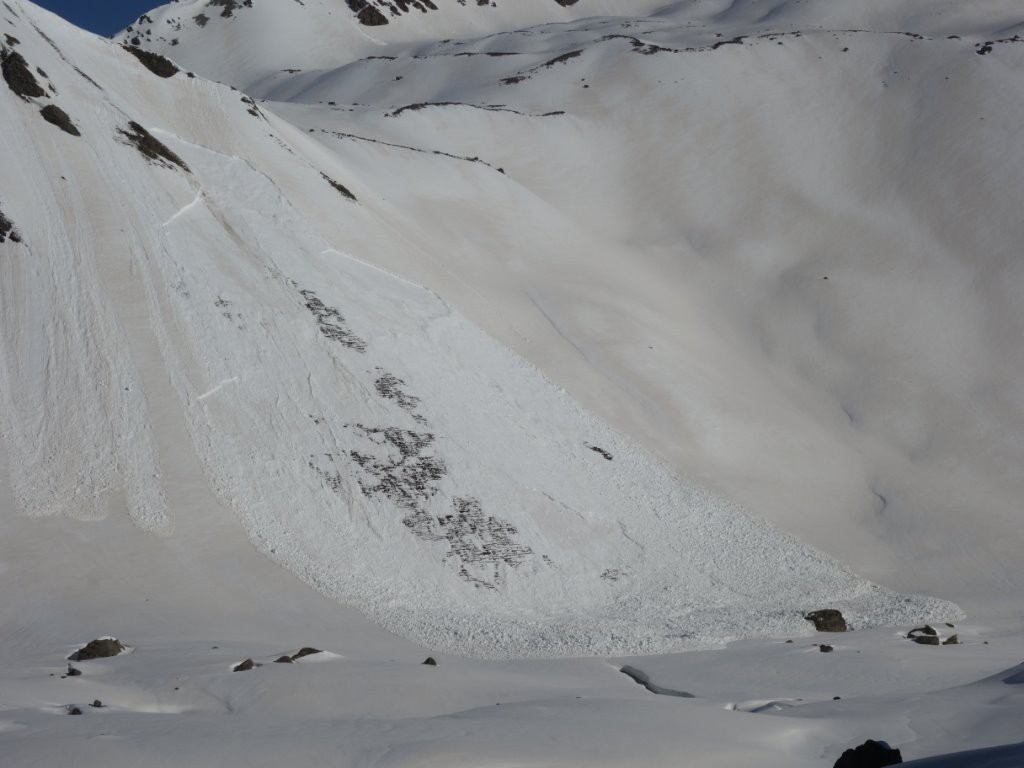 #10 Plaque de neige humide de fond à la bergerie d Plaque de neige humide de fond à la bergerie d'arsine