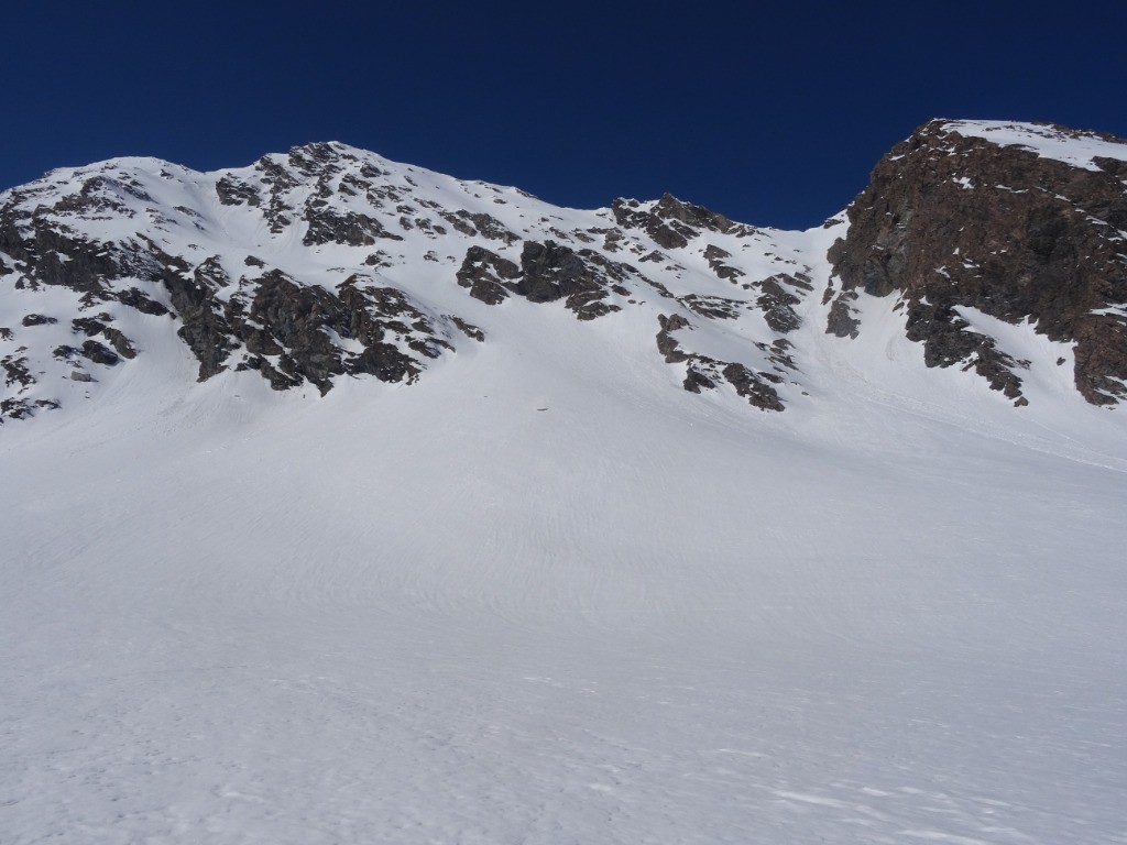#6 Vue sur le Signal du Petit Mont Cenis et le couloir à droite Vue sur le Signal du Petit Mont Cenis et le couloir à droite