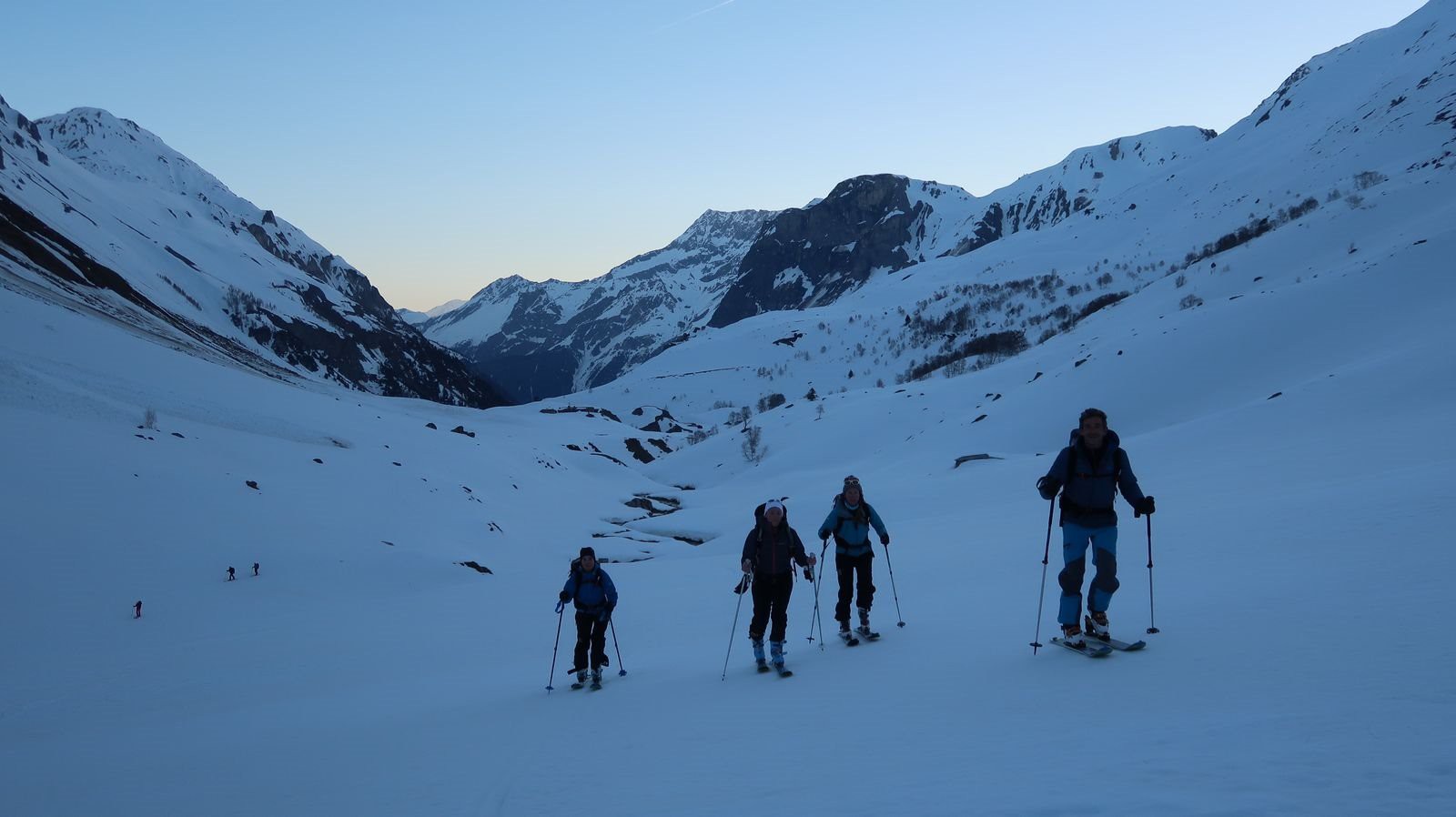 #15 La vallée s La vallée s'ouvre
