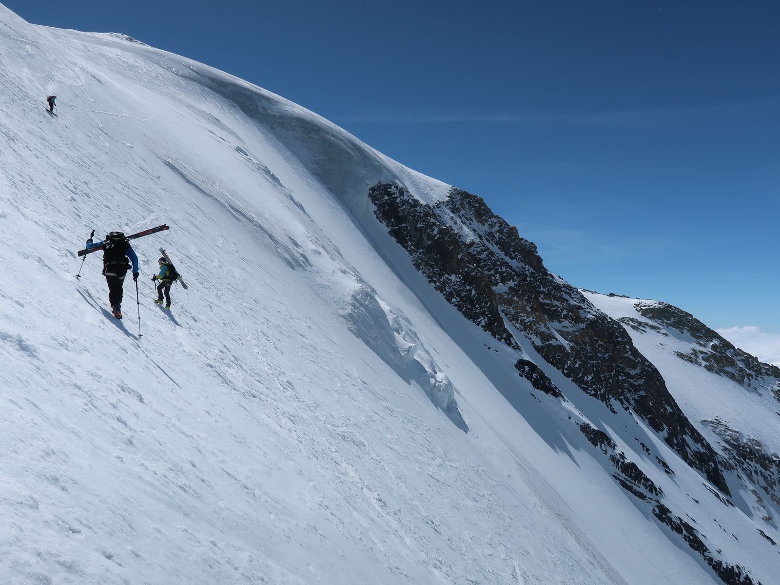 #74 Glacier des Grands Couloirs, en crampons sur le haut Glacier des Grands Couloirs, en crampons sur le haut