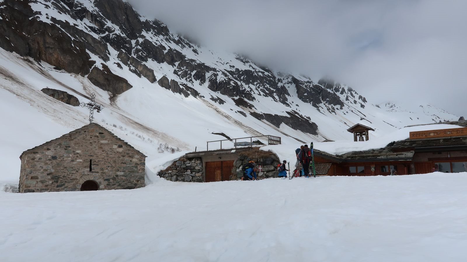 #11 Refuge du Roc de la Pêche et sa chapelle Refuge du Roc de la Pêche et sa chapelle