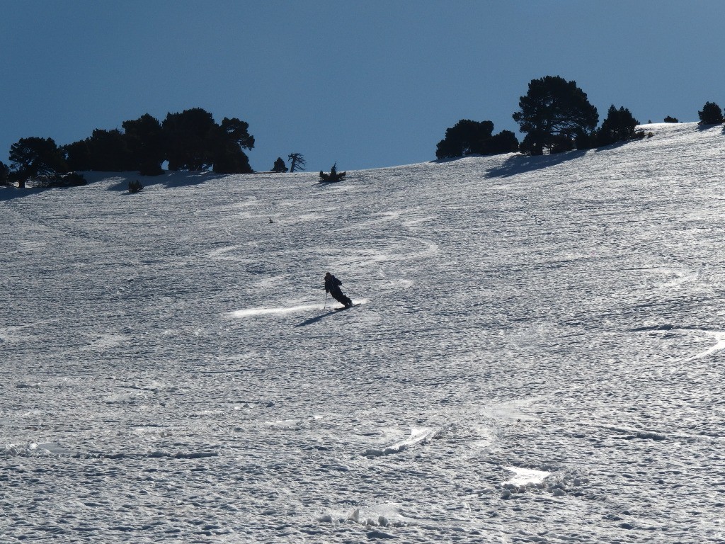 Skieur solitaire