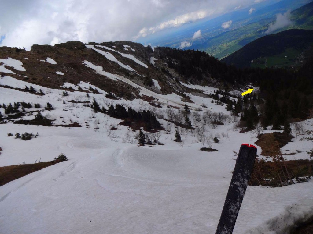 #3 Sous le Pt Som : une neige compacte continue à main gauche. Sous le Pt Som : une neige compacte continue à main gauche.