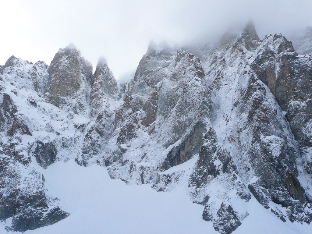 #3 L L'envers (pour les touristes de l'aimable Glacier Blanc) ou l'endroit (pour les Jarrets d'Acier du Dauphiné) du décor ?