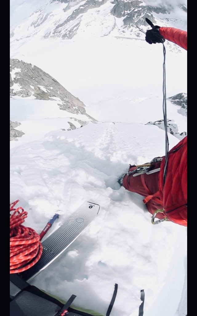 #8 Avant de remettre les skis (et avant que ma caméra me lâche de nouveau ;-) ... on voit bien le système de vires sur la gauche ... Avant de remettre les skis (et avant que ma caméra me lâche de nouveau ;-) ... on voit bien le système de vires sur la gauche ...