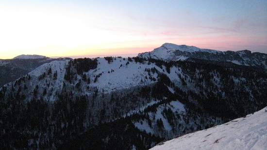 #17 Coucher de soleil : D Coucher de soleil : D'après le planning, on avait pas descendu la Dent de Crolles avant l'arrivée de la nuit, non ?