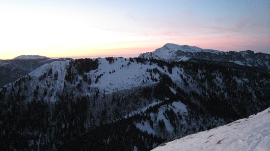 Coucher de soleil : D'après le planning, on avait pas descendu la Dent de Crolles avant l'arrivée de la nuit, non ?