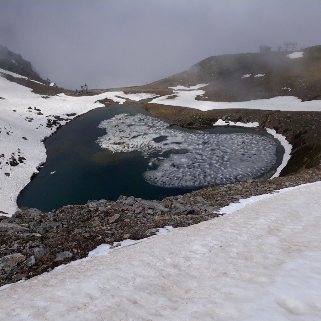 Bien dégelé le lac de la Jasse depuis la dernière sortie (mais toujours en forme de coeur !)