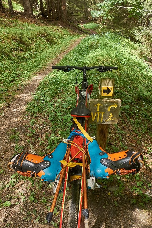 #8 22. Dans la magnifique descente du single du Chemin du facteur (attention à l 22. Dans la magnifique descente du single du Chemin du facteur (attention à l'exposition)