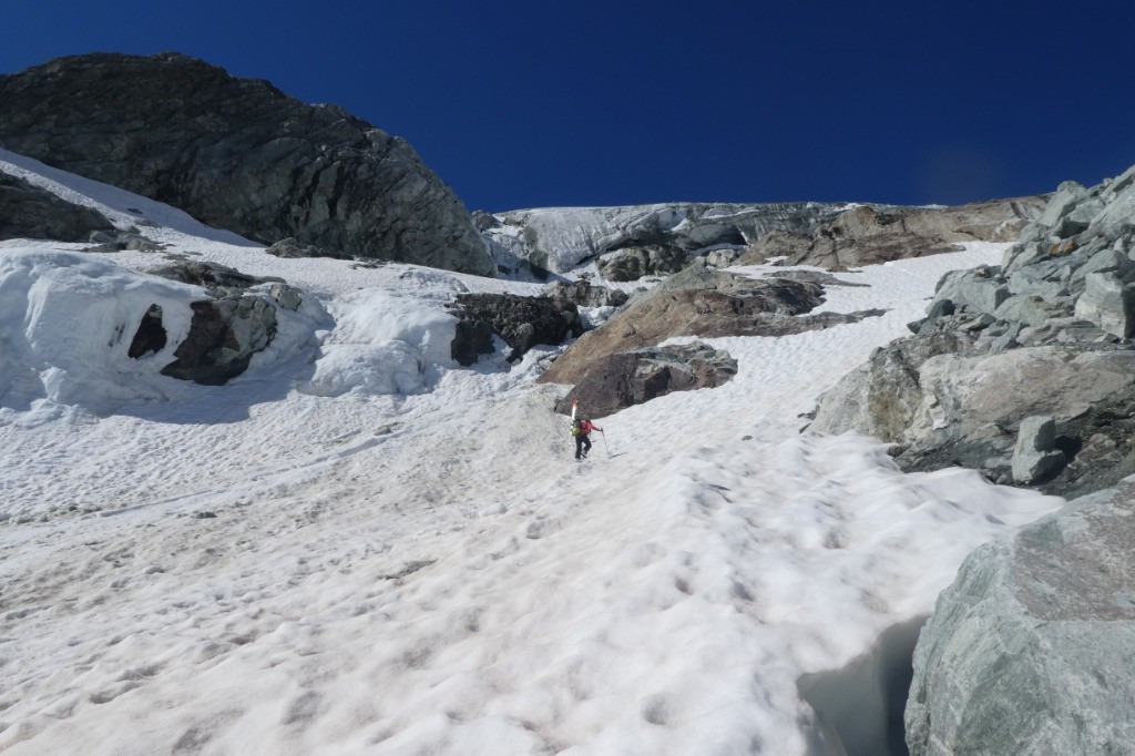 #2 Névés en rive du glacier. Névés en rive du glacier.