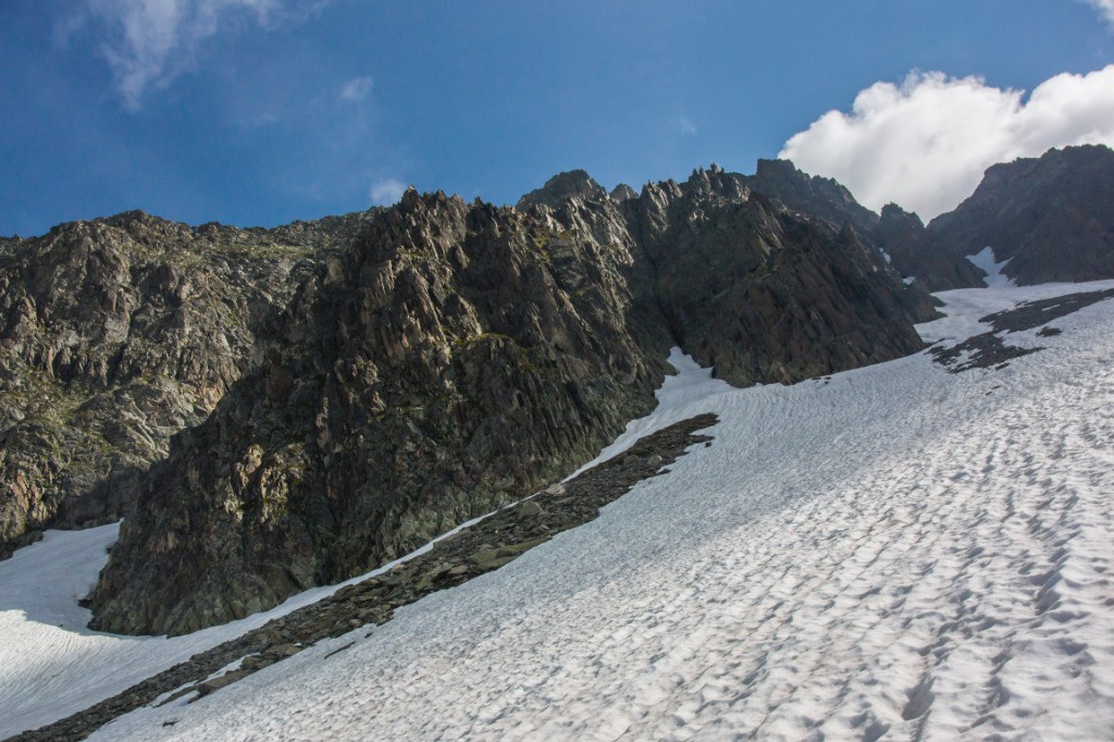 #16 Sous le Toit qui semble prêt à nous écraser Sous le Toit qui semble prêt à nous écraser