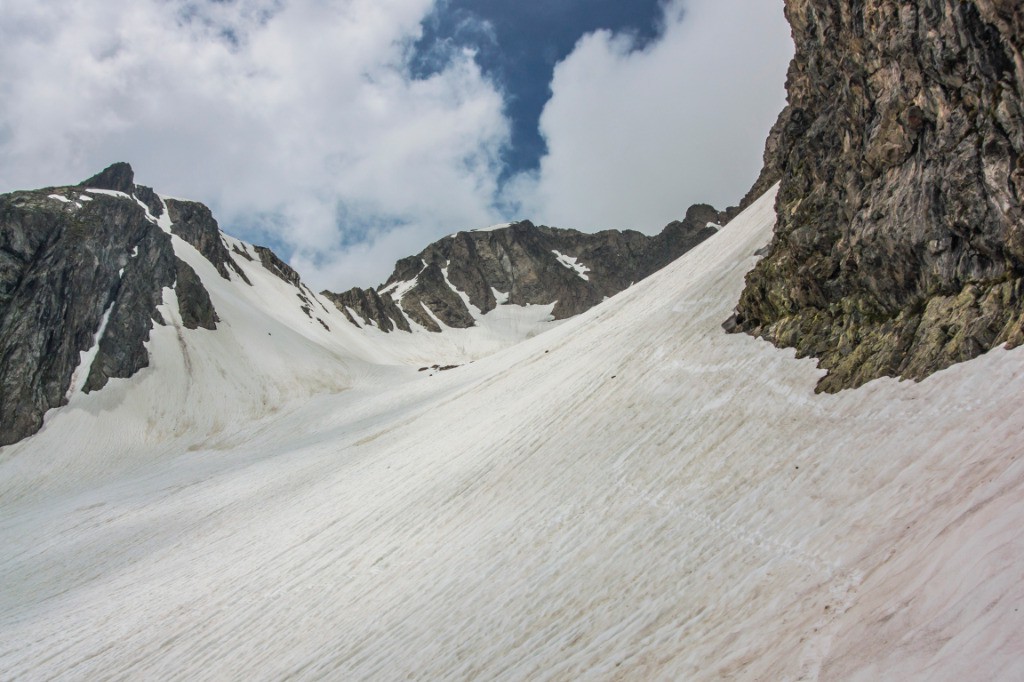 #20 Derniere descente au col entre Pic du Buyant et Pyramide Derniere descente au col entre Pic du Buyant et Pyramide