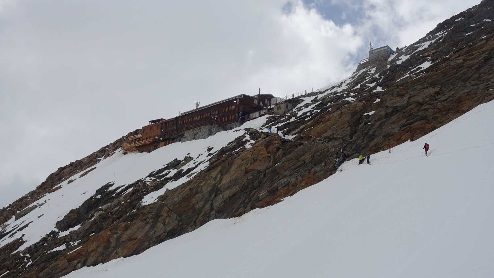 #4 Arrivée au refuge Gnifetti Arrivée au refuge Gnifetti