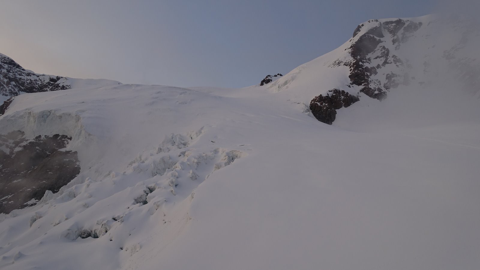 #5 Très bon enneigement du glacier du Lys Très bon enneigement du glacier du Lys