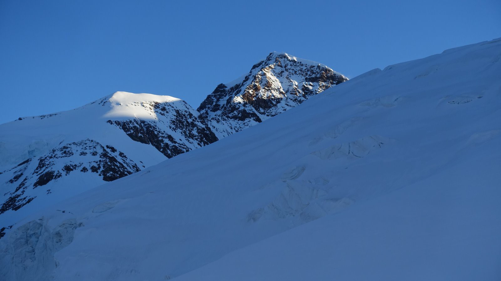 #9 Le Lyskamm se dévoile Le Lyskamm se dévoile