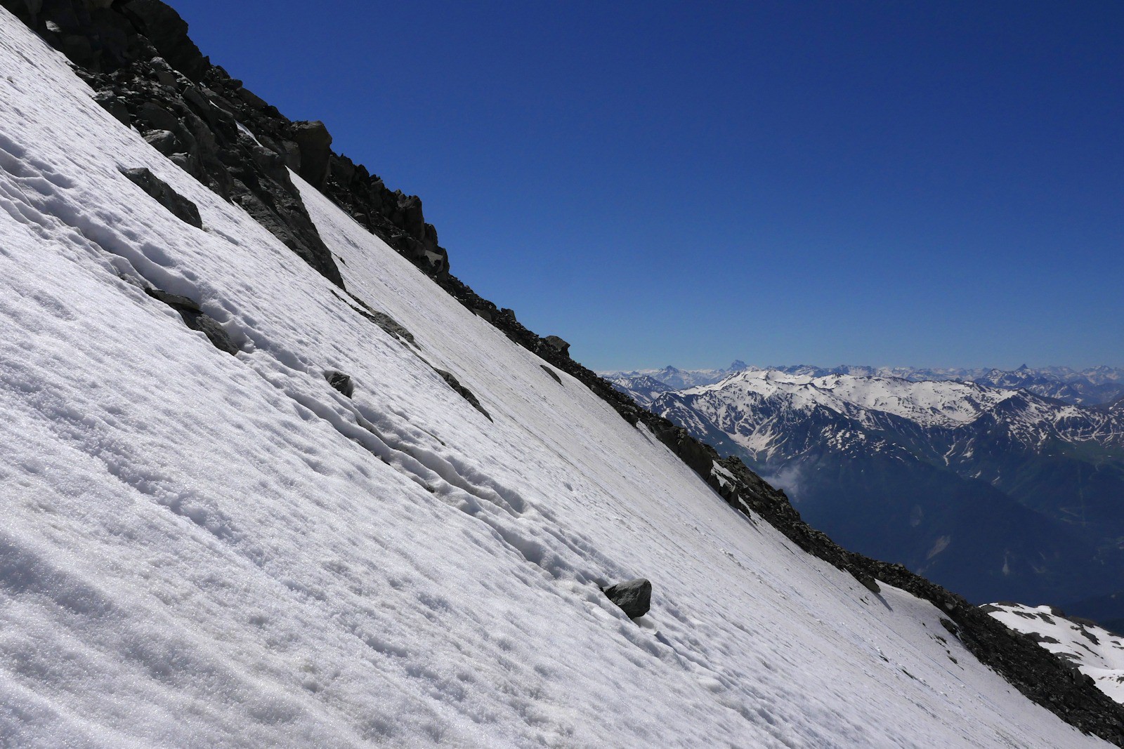 #13 Au pied de la face SO de Polset, neige encore bien dure. Au pied de la face SO de Polset, neige encore bien dure.