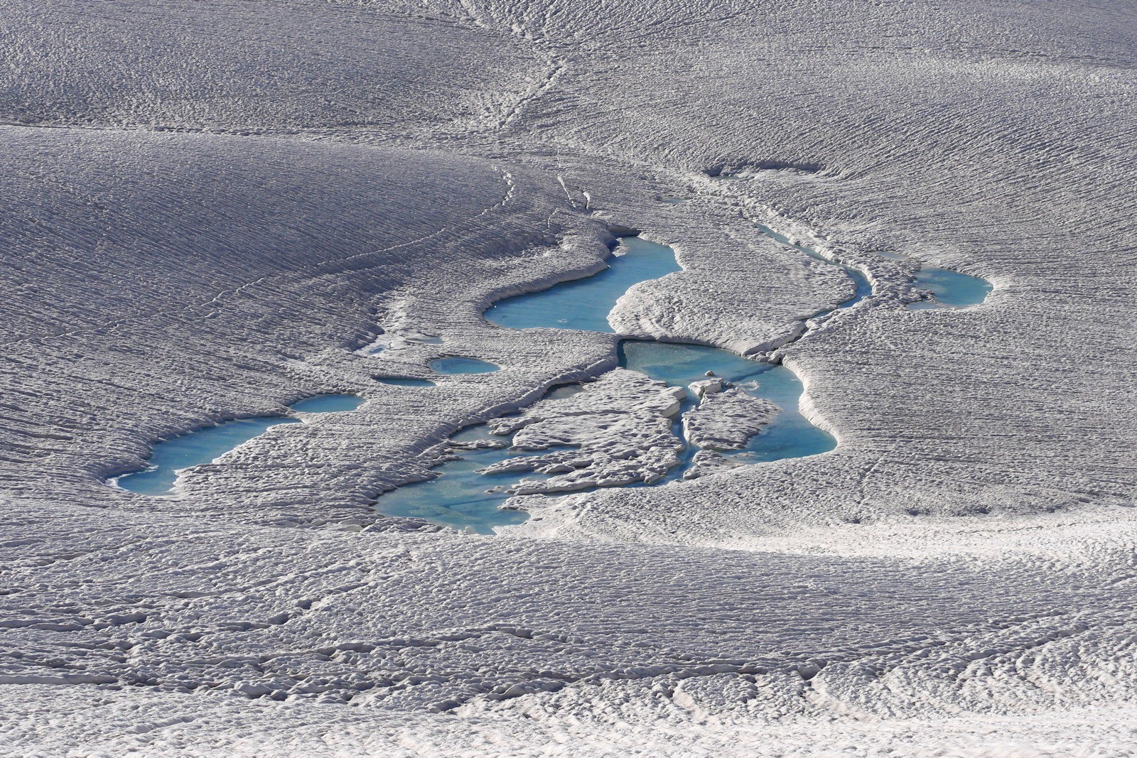 #9 Les lacs commencent à apparaître. Les lacs commencent à apparaître.
