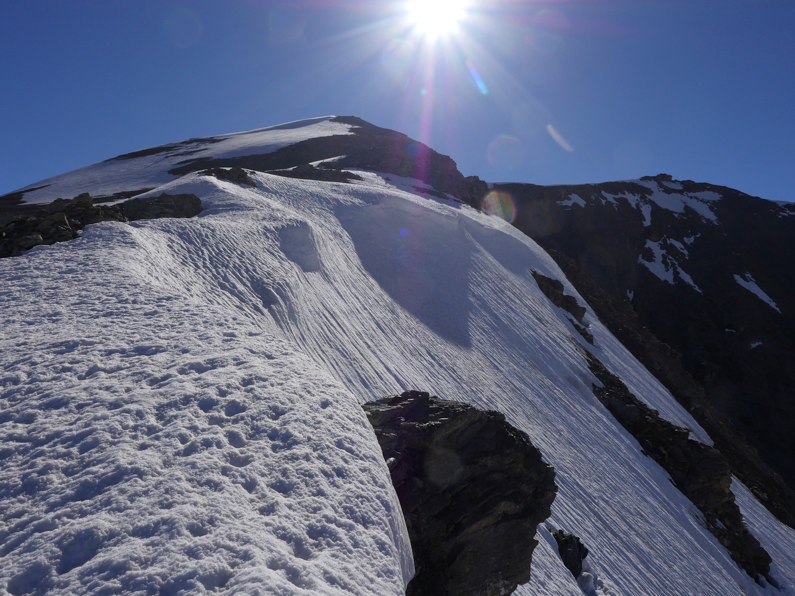 #13 Col du Montet, la sortie. Crampons nécessaires. Col du Montet, la sortie. Crampons nécessaires.