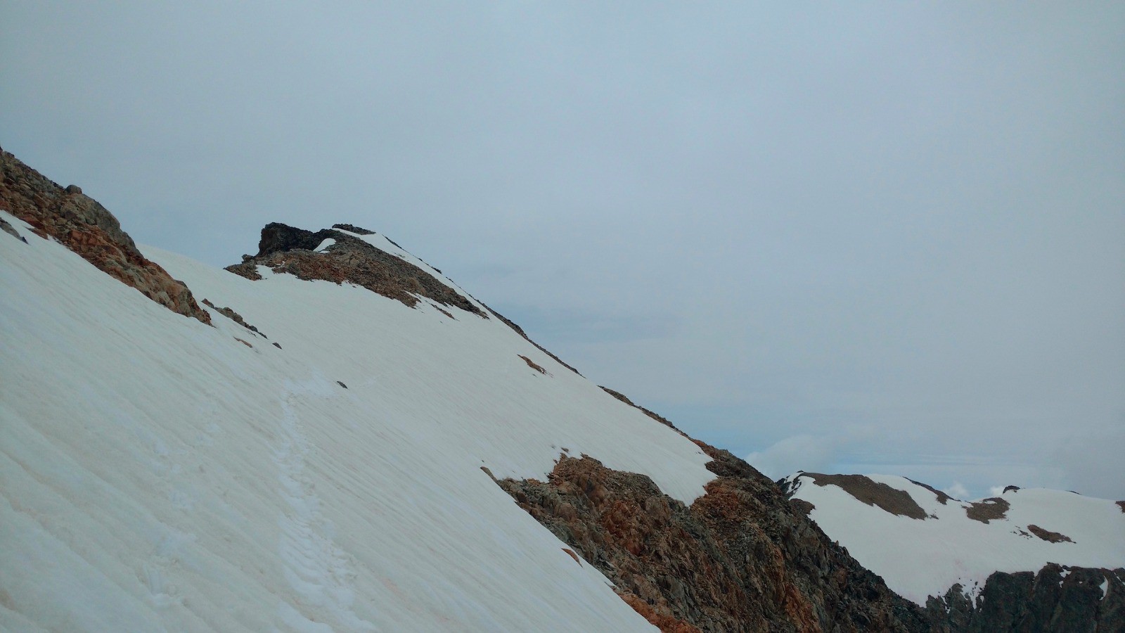#13 Descente et traversée depuis le sommet de Barbarates Descente et traversée depuis le sommet de Barbarates