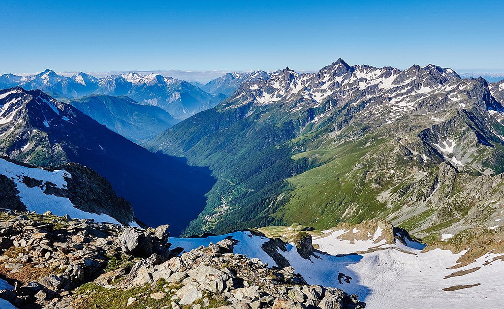 #9 Du sommet de Belle Étoile vers le Sud, les Écrins au loin... Du sommet de Belle Étoile vers le Sud, les Écrins au loin...