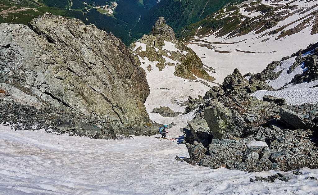 #29 Au niveau de l Au niveau de l'étroiture...