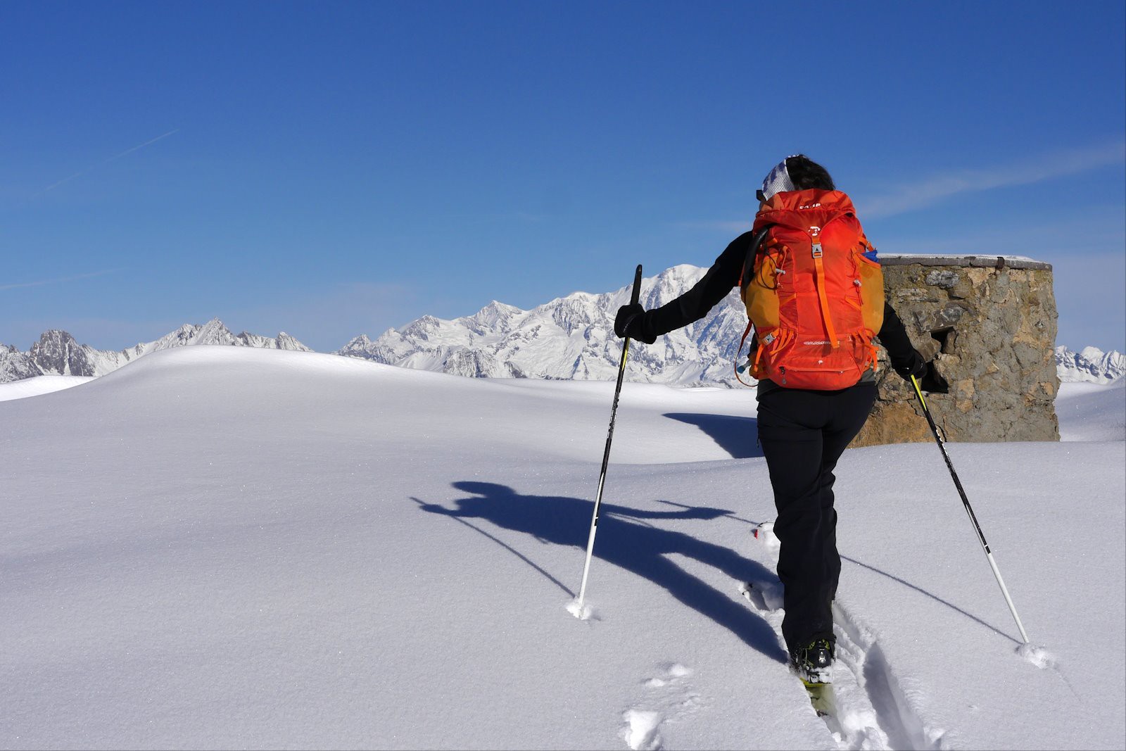 #13 Le Mont Jovet dont la table d Le Mont Jovet dont la table d'orientation, n'est pas, comme de coutume, enfouie sous la neige.