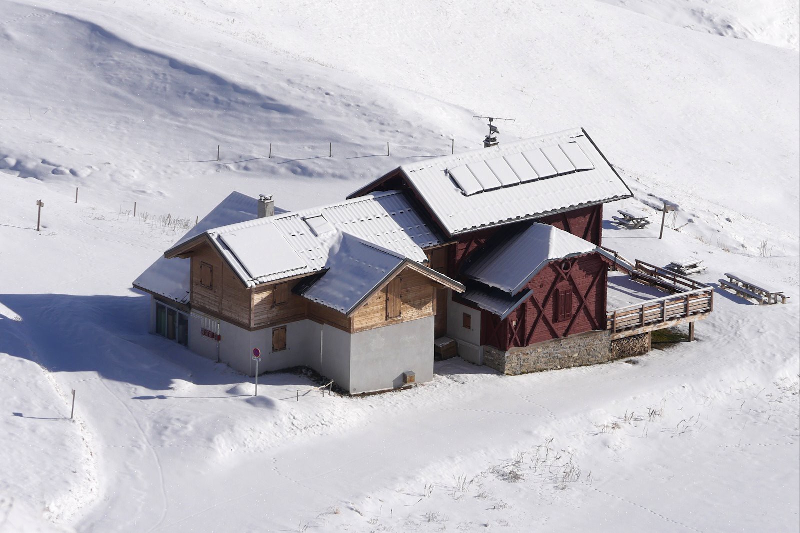 #8 En contrebas, le refuge du Jovet. En contrebas, le refuge du Jovet.