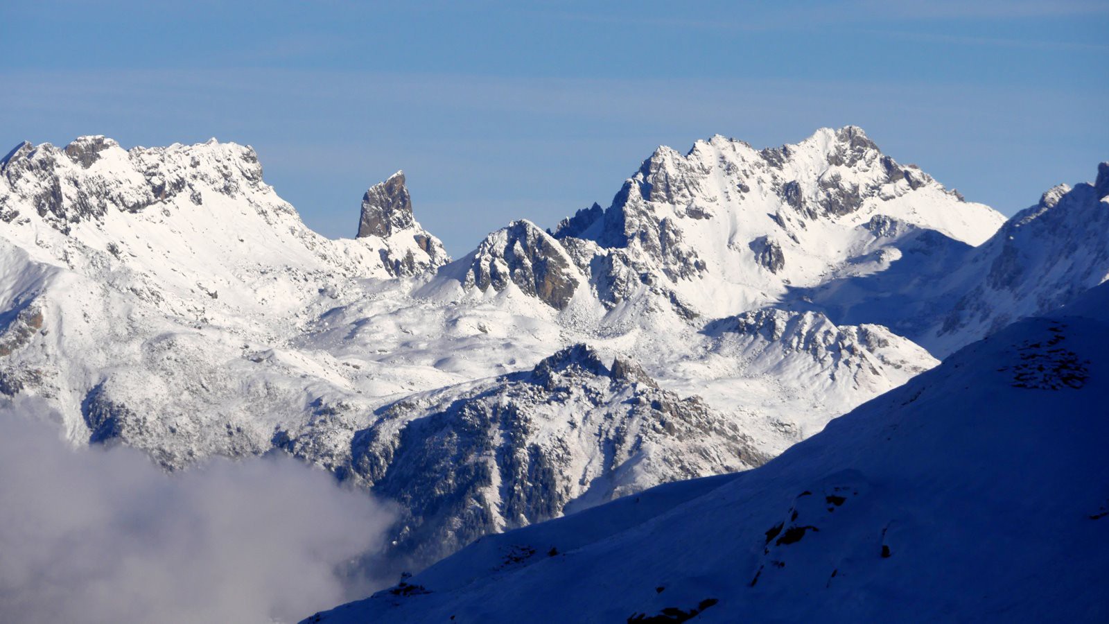 #4 Echappées panoramiques vers les sommets du Beaufortain et la Pierra Menta. Echappées panoramiques vers les sommets du Beaufortain et la Pierra Menta.