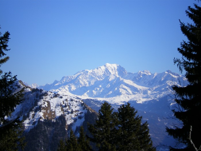 #2 Côte Favre : Près du sommet la vue s Côte Favre : Près du sommet la vue s'ouvre.