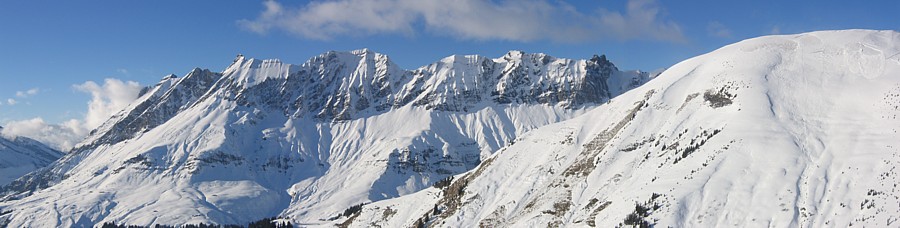 #2 Sommet Petit Croise Baulet : Vue sur le début de la chaine des Aravis située au Nord du col des Aravis, et sur la face du Grand Croise Baulet. Sommet Petit Croise Baulet : Vue sur le début de la chaine des Aravis située au Nord du col des Aravis, et sur la face du Grand Croise Baulet.