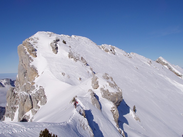 #5 sur l sur l'arête : La longue et belle arête qui mène au sommet: personne!!