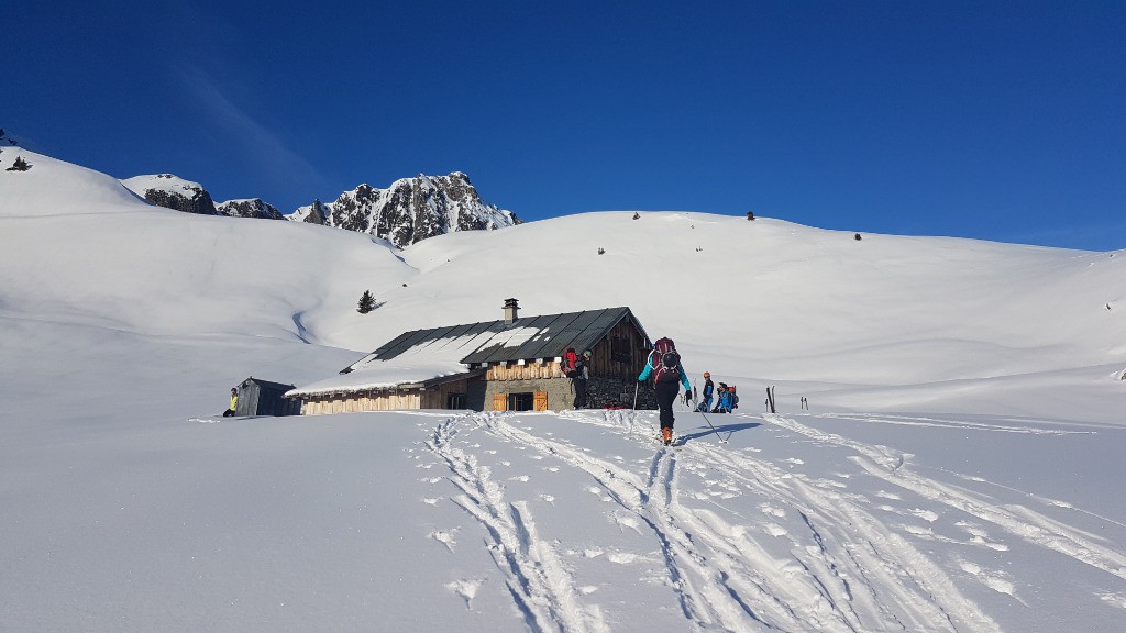 #8 Le chalet de la Perrière, notre hébergement pour la nuit. Le chalet de la Perrière, notre hébergement pour la nuit.