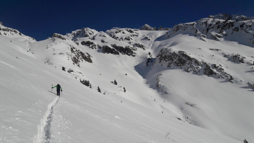 #2 Gérard a entamé un long labeur. Merci à lui
Gérard a entamé un long labeur. Merci à lui